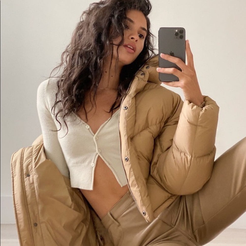 NEW! Aritzia Wilfred santorini cropped cardigan